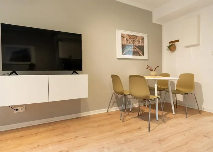 Hamburg City Apartment For 4